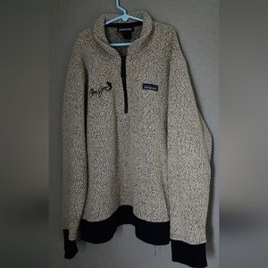 Patagonia Women's Woolyester quarter zip Pullover.